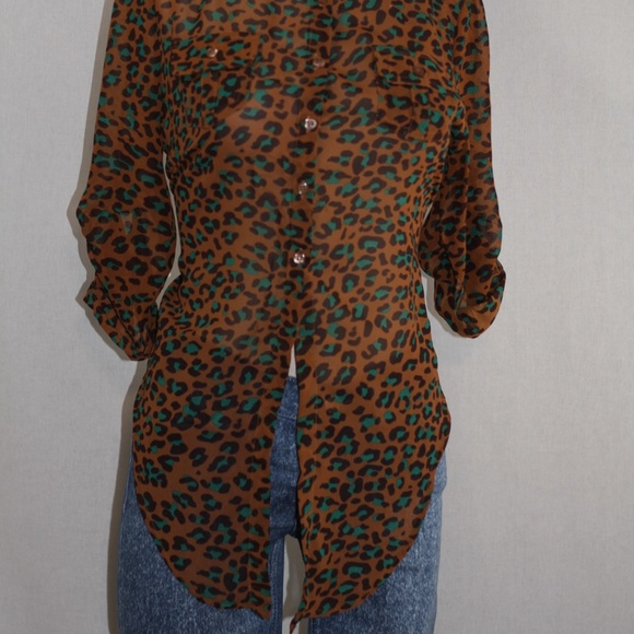 Leopard Crop Top - Picture 11 of 15